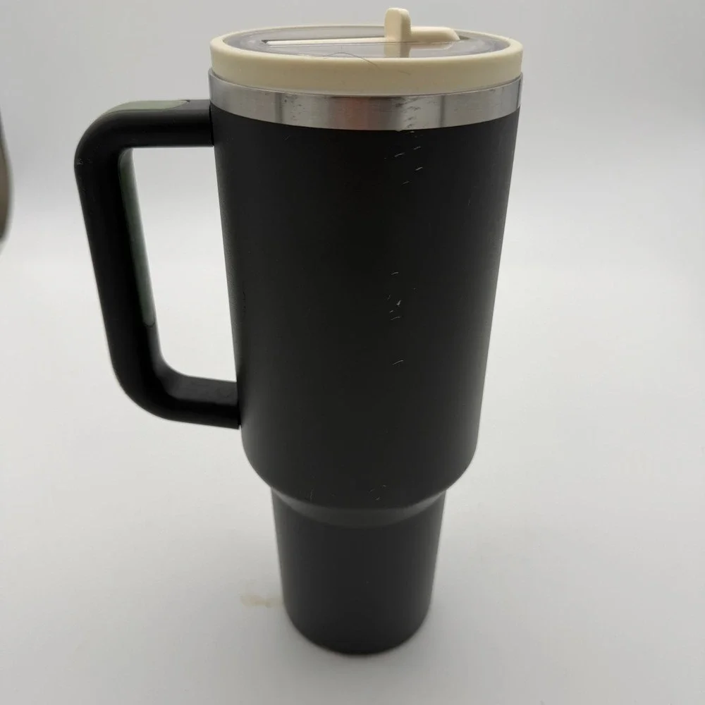 Stanley Quencher H2.0 FlowState Tumbler 40oz Black with Sage Accents Stainless - Picture 2 of 9
